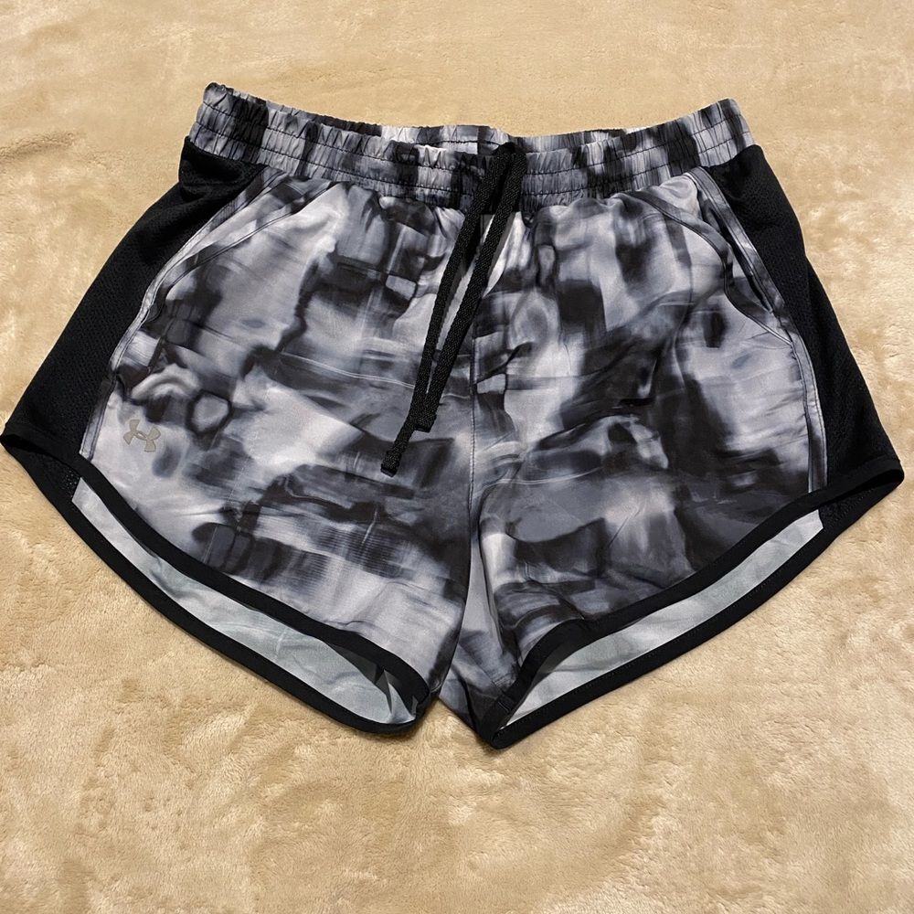 Under Armour Womens Shorts sz S Running Athletic Fly-by Lined